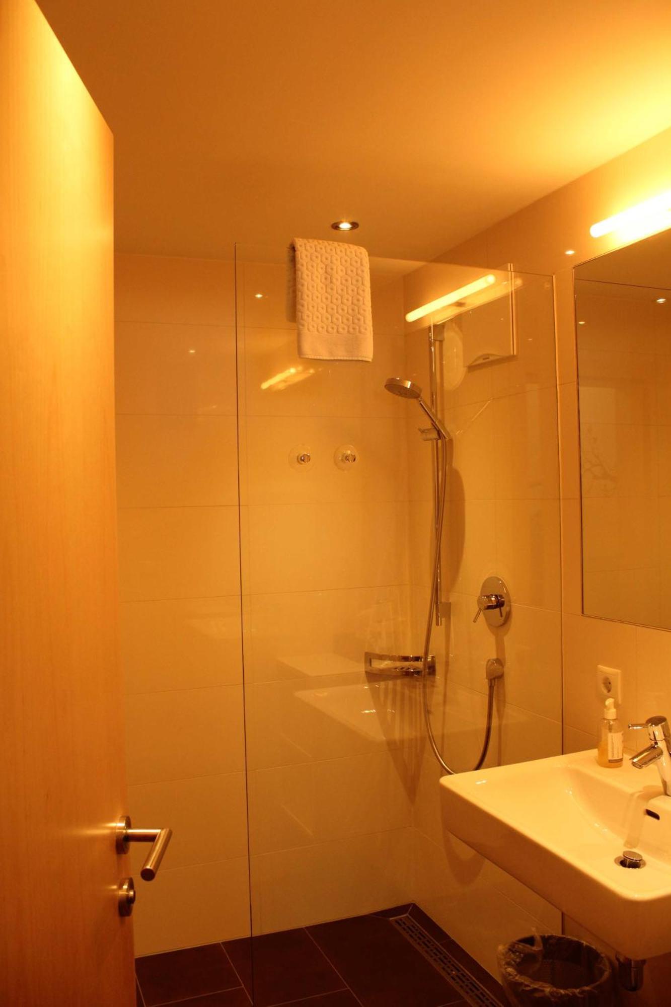 Valbella Bed & Breakfast Partenen Pokoj fotografie