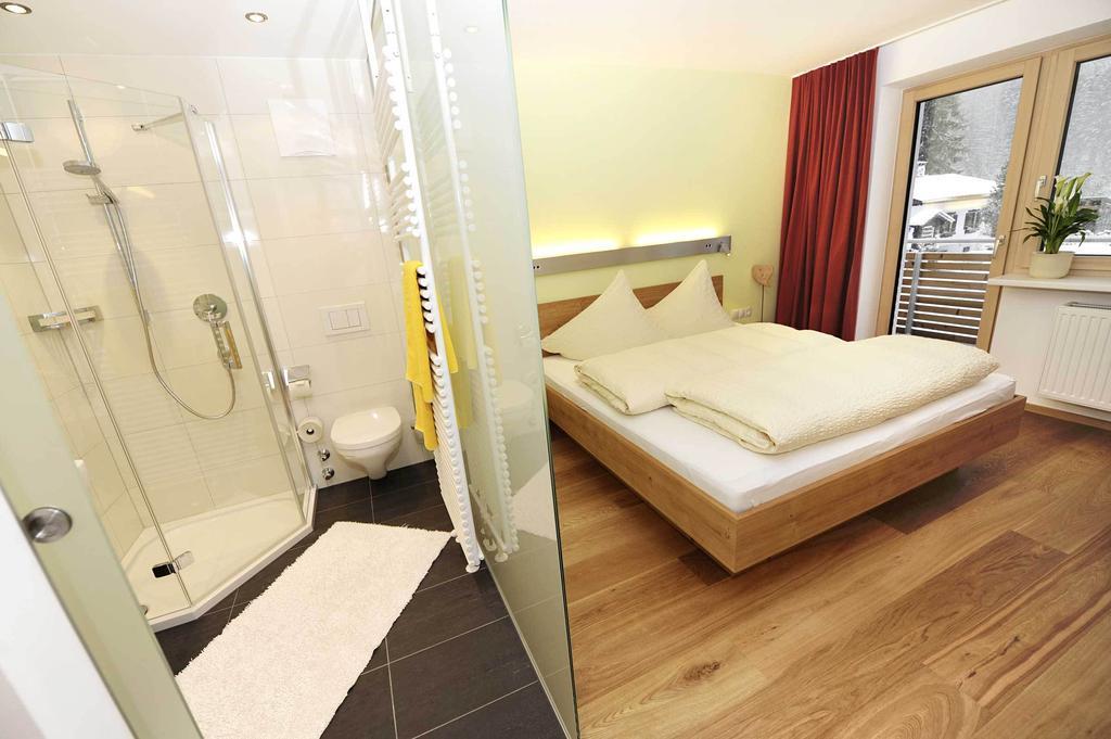 Valbella Bed & Breakfast Partenen Pokoj fotografie